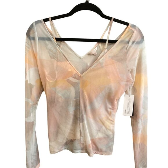 NWT GUESS Tatiya Layered Mesh Top, size Medium - Picture 3 of 11